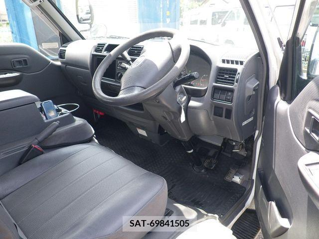 Mazda BONGO VAN 2015-02 200453-2