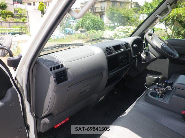 Mazda BONGO VAN 2015-02 200453-3