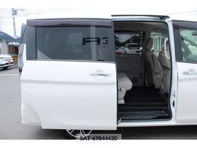 Nissan SERENA 2019-08 352132-13