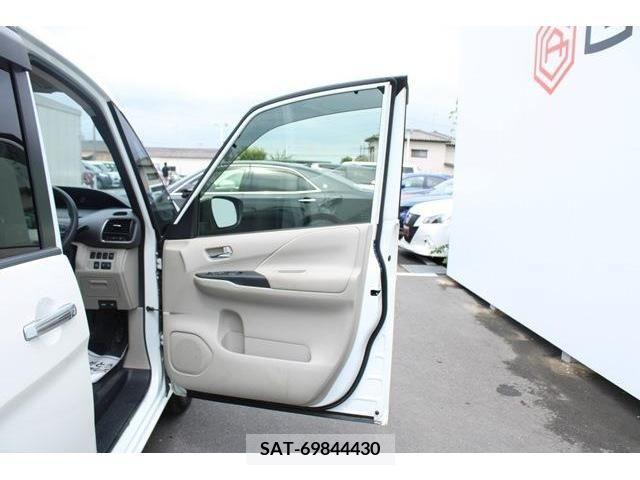 Nissan SERENA 2019-08 352132-12