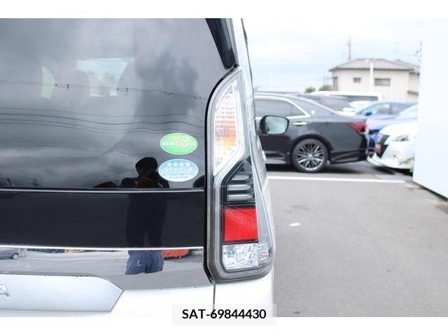 Nissan SERENA 2019-08 352132-9