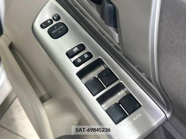 Toyota NOAH 2009-11 335323-6