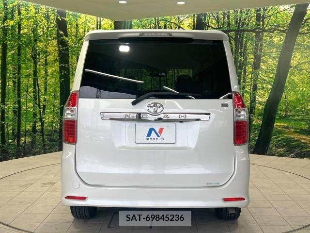 Toyota NOAH 2009-11 335323-15