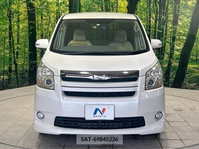 Toyota NOAH 2009-11 335323-14