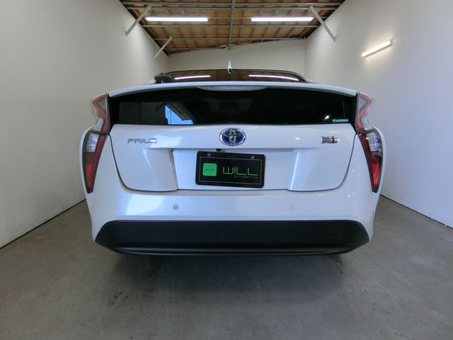 Toyota PRIUS 2018-03 3757-8