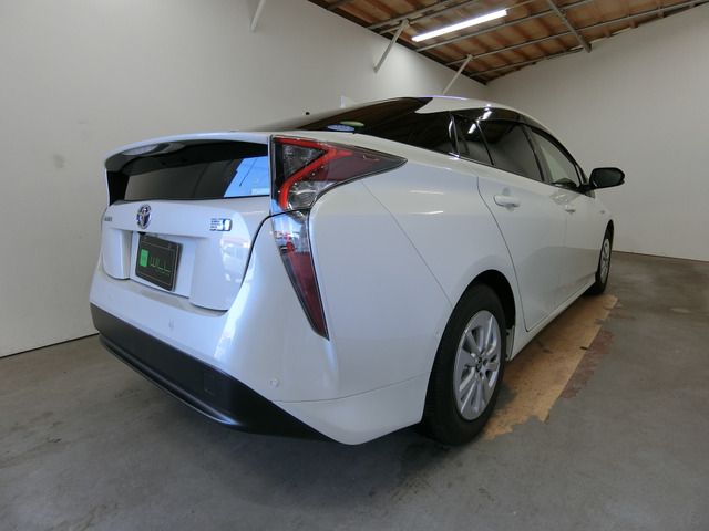 Toyota PRIUS 2018-03 3757-13