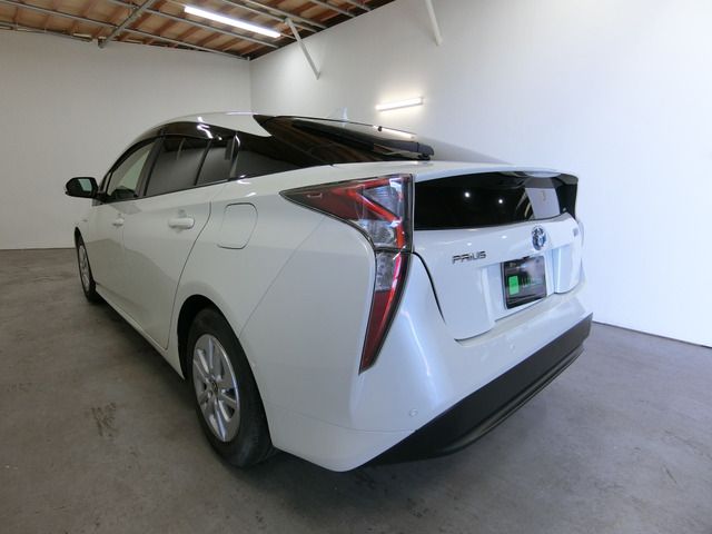 Toyota PRIUS 2018-03 3757-12