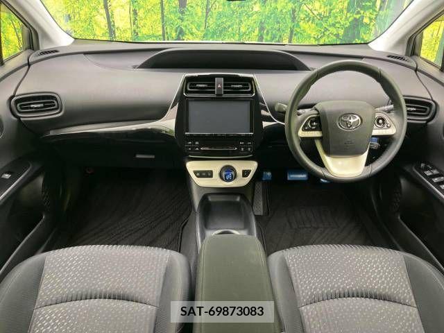 Toyota PRIUS 2017-10 282202-1