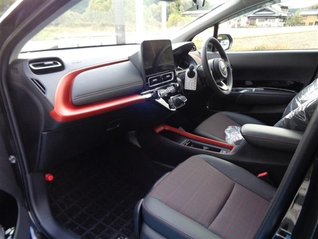 Toyota AQUA 2023-11 182018-9