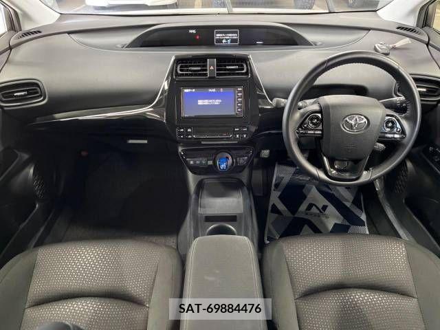 Toyota PRIUS 2019-08 216590-1