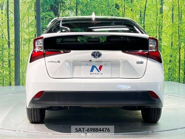 Toyota PRIUS 2019-08 216590-15