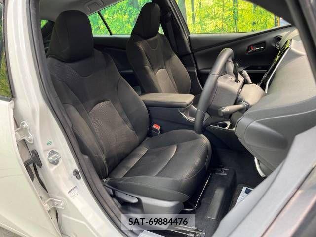 Toyota PRIUS 2019-08 216590-8
