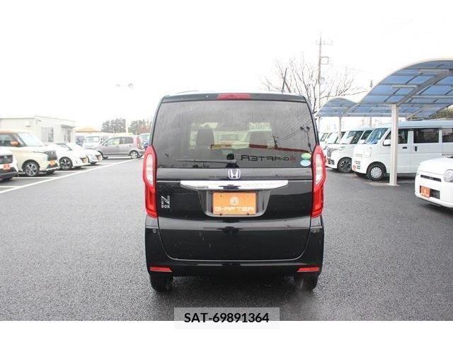 Honda N BOX 2019-09 213436-7