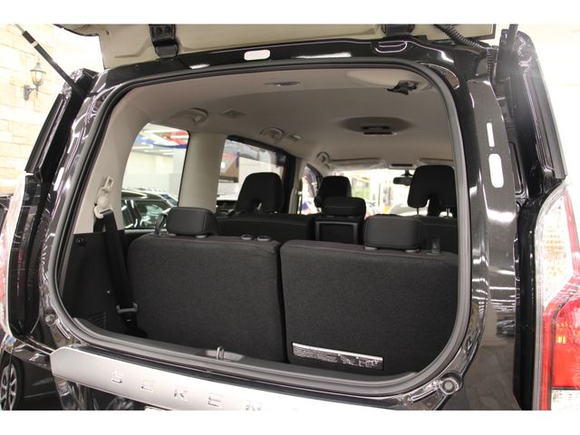 Nissan SERENA 2016-12 11168-26