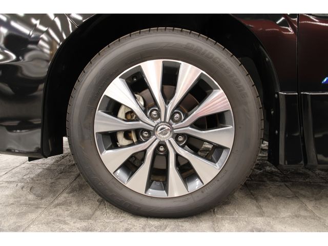 Nissan SERENA 2016-12 11168-28