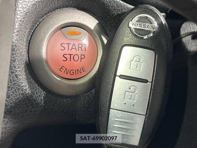 Nissan NOTE 2013-08 302319-5
