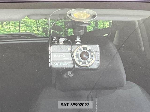 Nissan NOTE 2013-08 302319-4