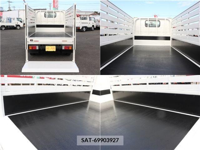 Hino DUTRO 2018-12 207625-13