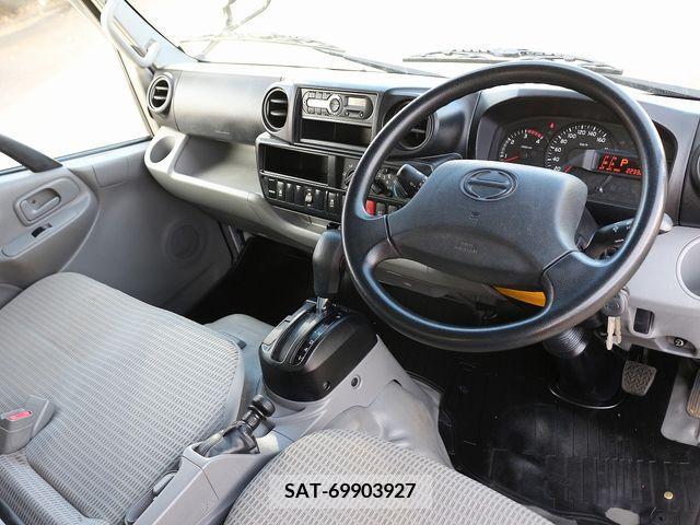 Hino DUTRO 2018-12 207625-2