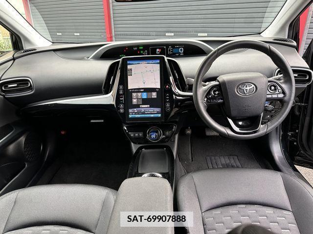 Toyota PRIUS PHV 2018-06 337229-1