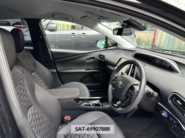 Toyota PRIUS PHV 2018-06 337229-17