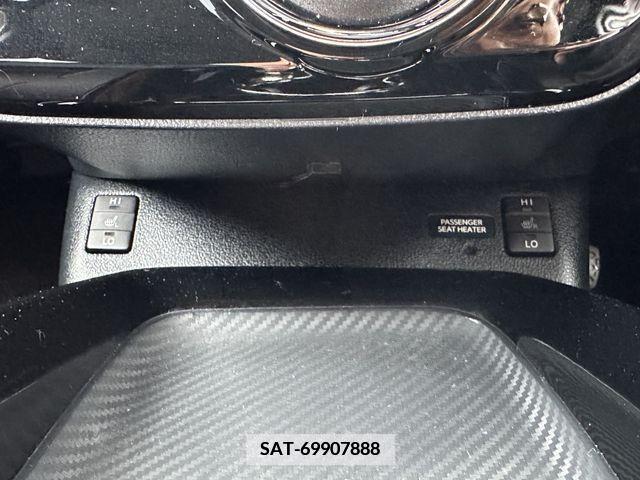 Toyota PRIUS PHV 2018-06 337229-6