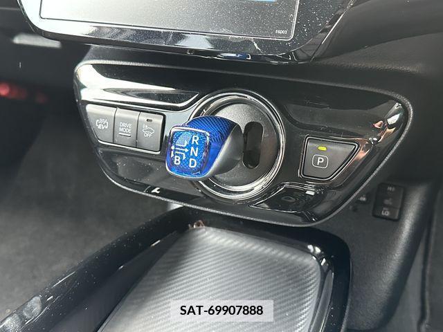 Toyota PRIUS PHV 2018-06 337229-11