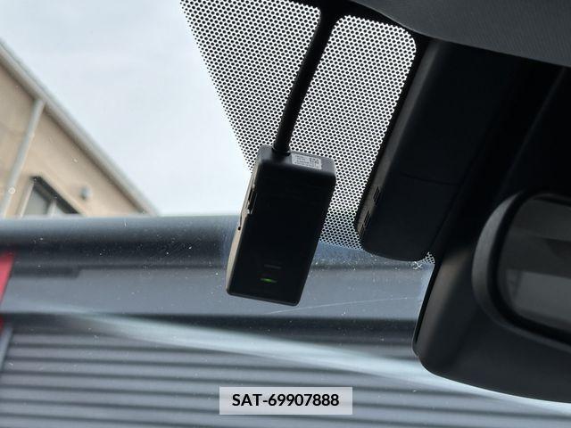 Toyota PRIUS PHV 2018-06 337229-8