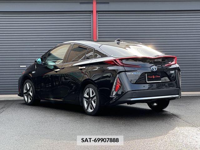Toyota PRIUS PHV 2018-06 337229-24