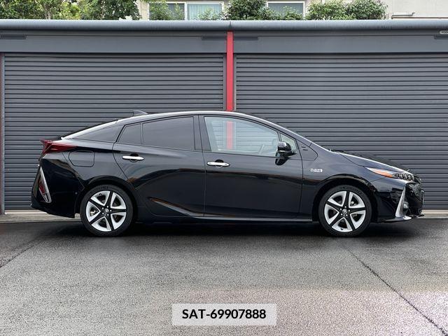 Toyota PRIUS PHV 2018-06 337229-25