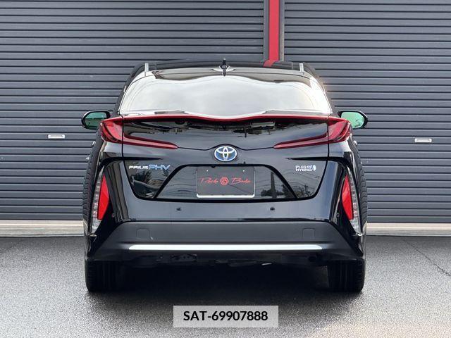 Toyota PRIUS PHV 2018-06 337229-26