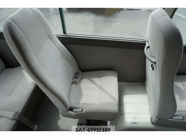 Toyota COASTER 2010-02 264479-19