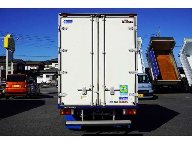 Isuzu ELF TRUCK 2014-10 12877-3