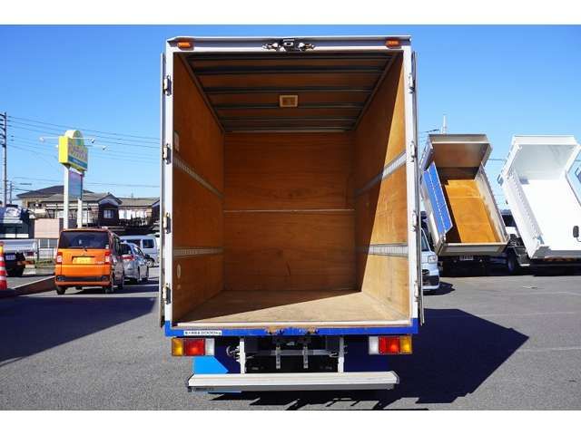 Isuzu ELF TRUCK 2014-10 12877-15