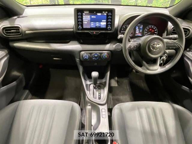 Toyota YARIS 2022-06 290837-1