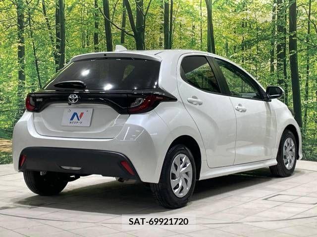 Toyota YARIS 2022-06 290837-17