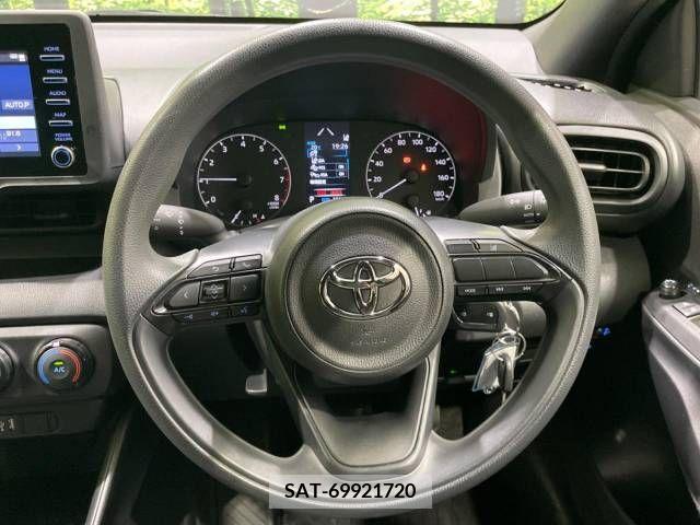 Toyota YARIS 2022-06 290837-11