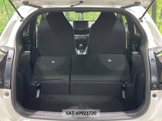 Toyota YARIS 2022-06 290837-10