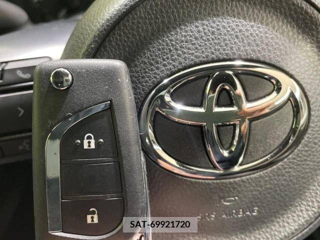 Toyota YARIS 2022-06 290837-7