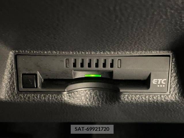 Toyota YARIS 2022-06 290837-5