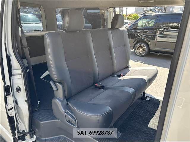 Toyota REGIUSACE VAN 2015-05 298599-7