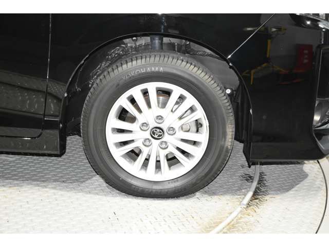 Toyota VOXY 2015-03 16374-19