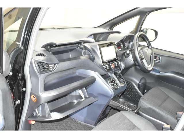 Toyota VOXY 2015-03 16374-9