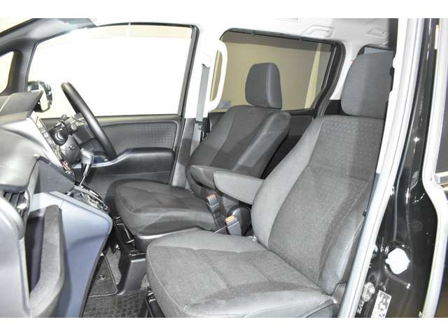 Toyota VOXY 2015-03 16374-10