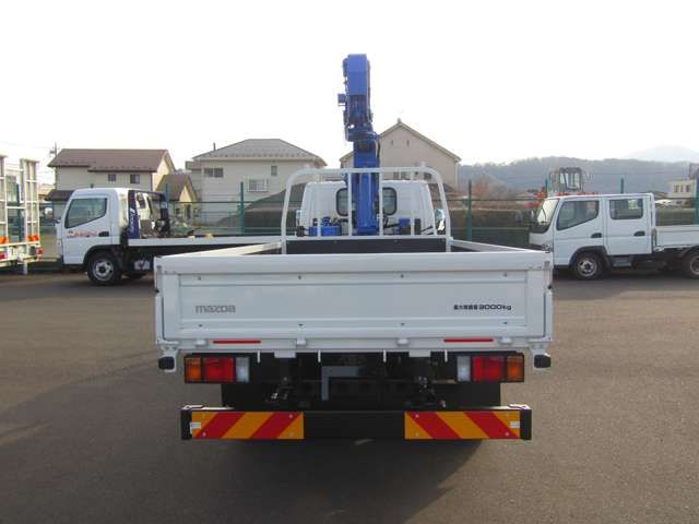 Mazda TITAN 2023-09 9950-5