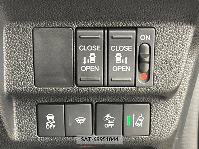 Honda FREED 2019-01 338111-7