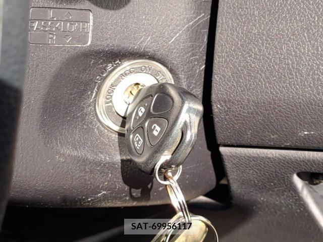 Toyota VOXY 2011-12 289222-17