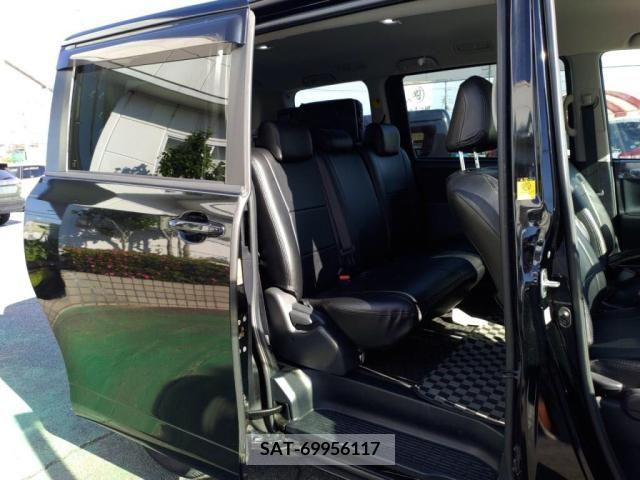 Toyota VOXY 2011-12 289222-9