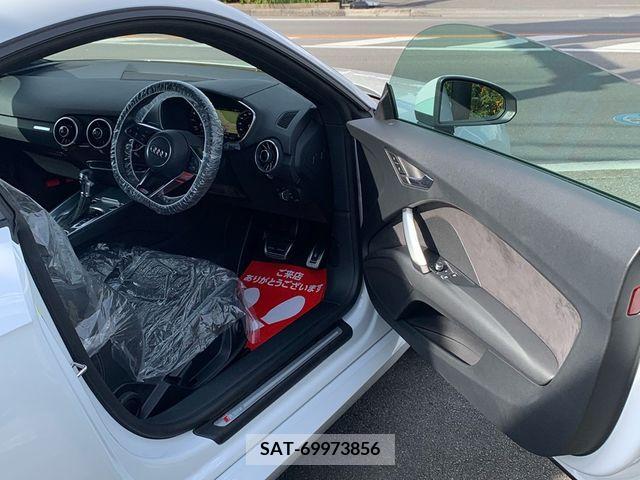 Audi TT 2016-06 204045-11