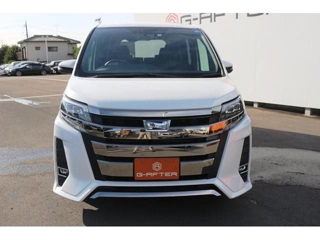 Toyota NOAH HYBRID 2017-08 9471-2